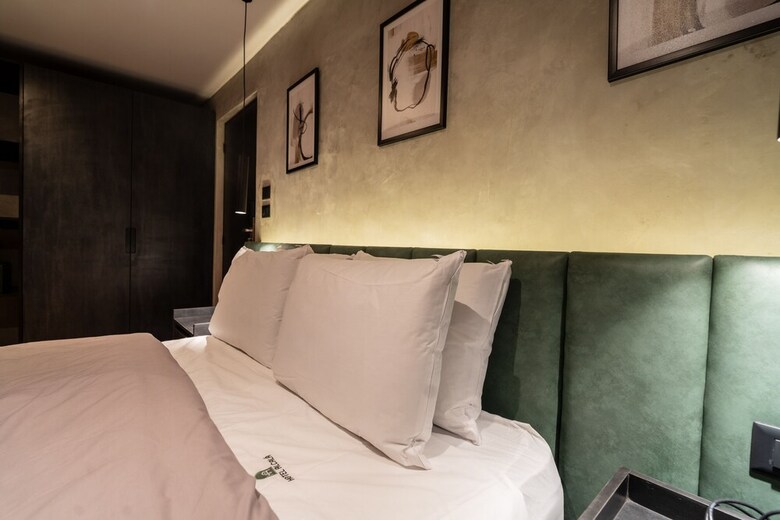 Hotel Alcal� Expo