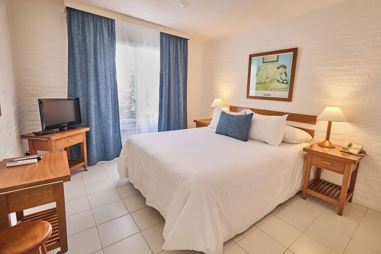 Hotel Las Olas Resort