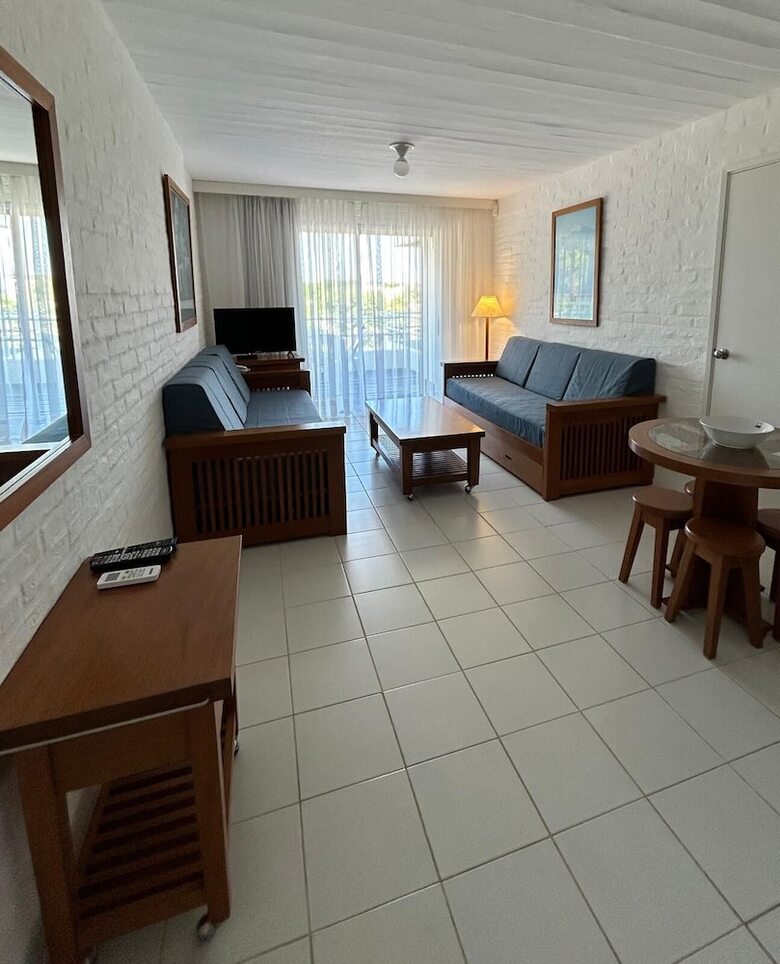 Hotel Las Olas Resort