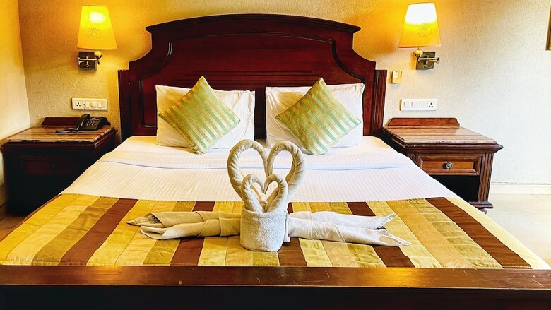 Hotel Neelam The Glitz