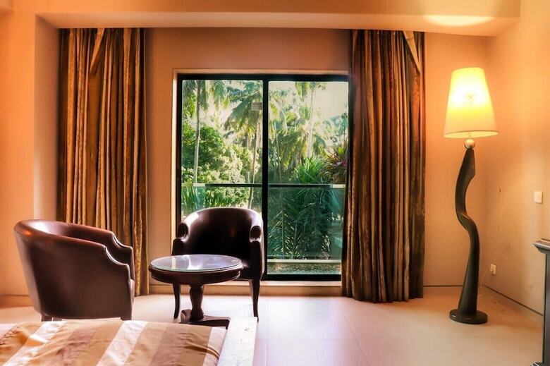 Hotel Neelam The Glitz