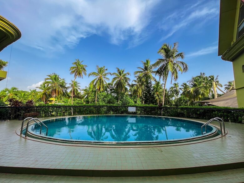 Hotel Neelam The Glitz
