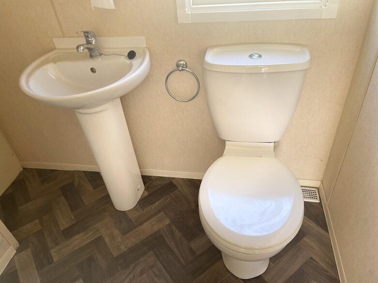 Captivating 2-bed Caravan In Clacton-on-sea