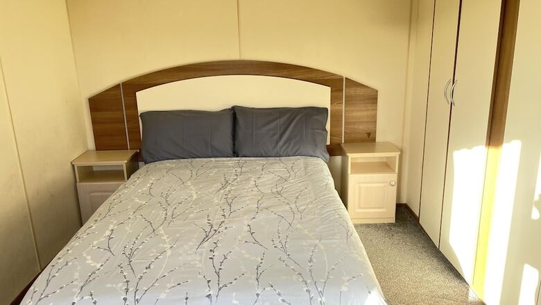 Captivating 2-bed Caravan In Clacton-on-sea