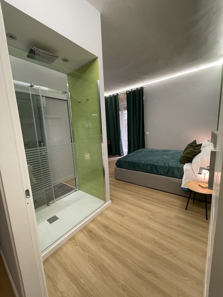 Vomero Suite And Deluxe Room