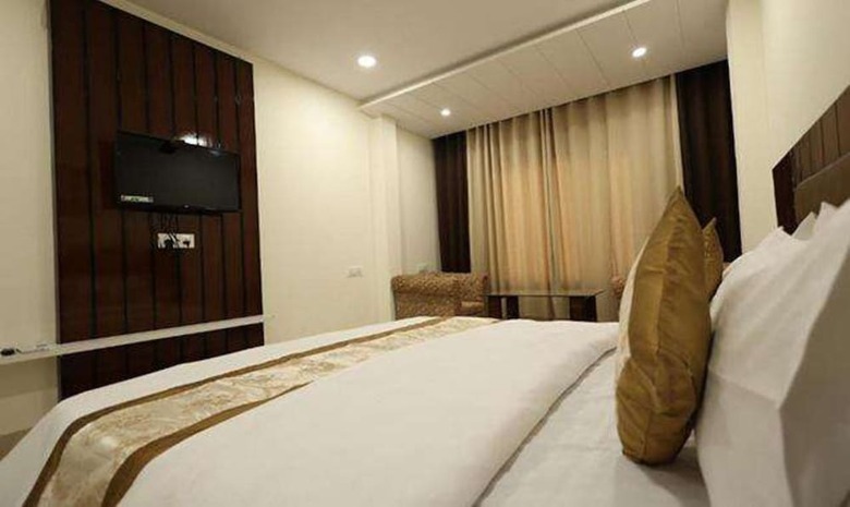 Fabhotel Red Coral