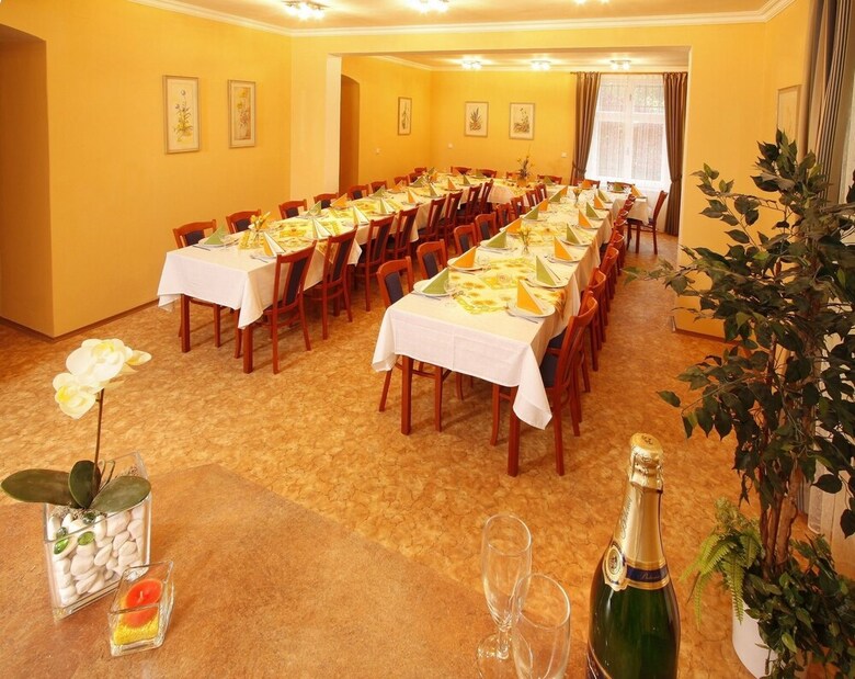 Hotel L�ze?sk� L�?ebna M�nes