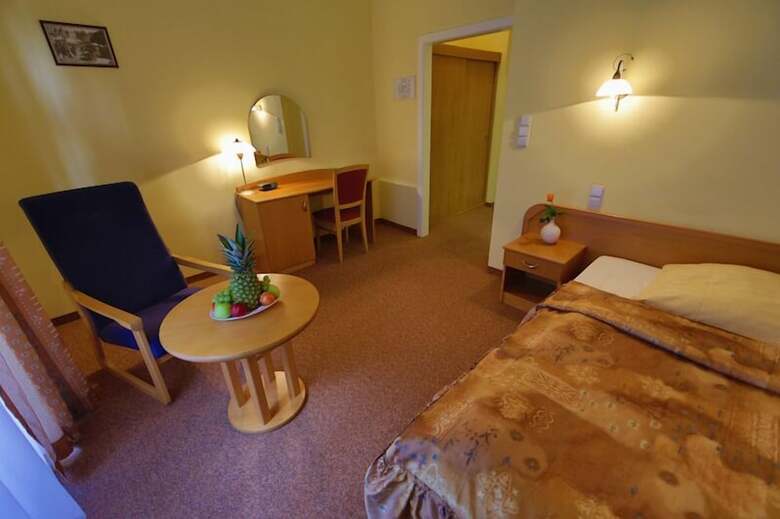 Hotel L�ze?sk� L�?ebna M�nes