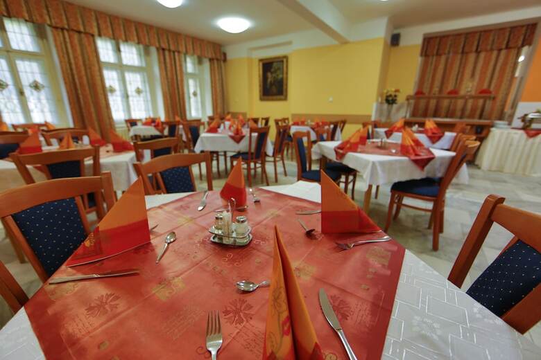 Hotel L�ze?sk� L�?ebna M�nes