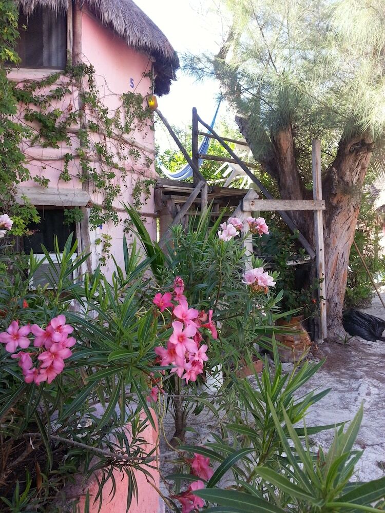 Acamaya Reef Cabanas - Caravan Park