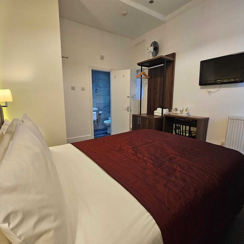 Chelsea House Hotel