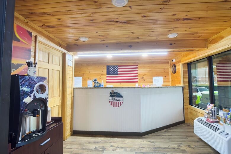 Hotel Tennessee Mountain Lodge Riverside By Oyo