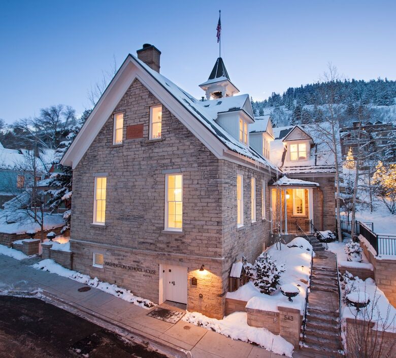 Hotel Washington School House