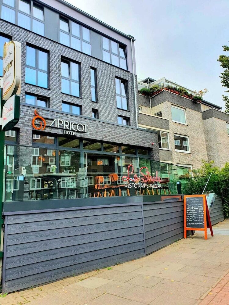 Apricot Hotel