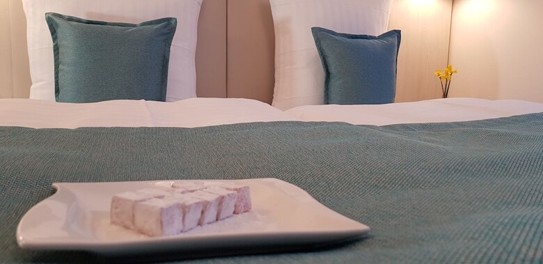 Apricot Hotel