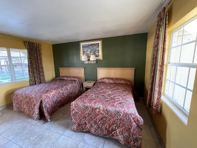 Shangri La Motel