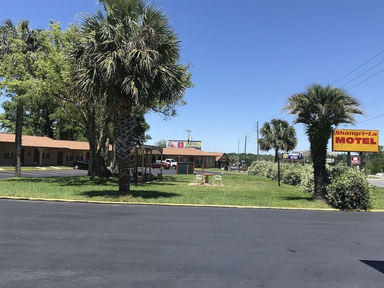 Shangri La Motel