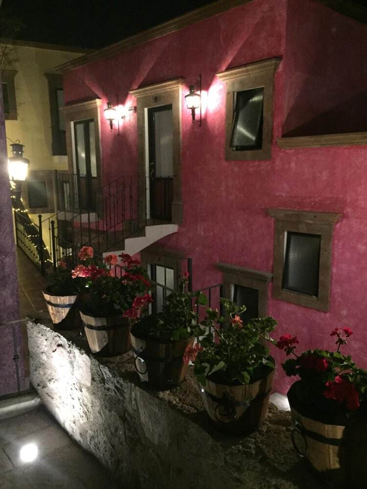 Hotel El Mes�n Del Quijote
