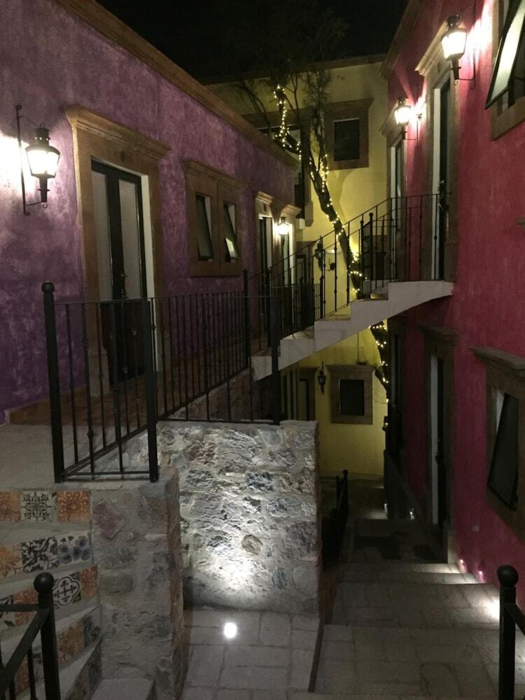 Hotel El Mes�n Del Quijote