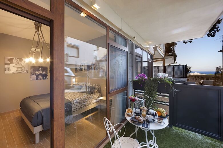 B&B Sorrento Queen