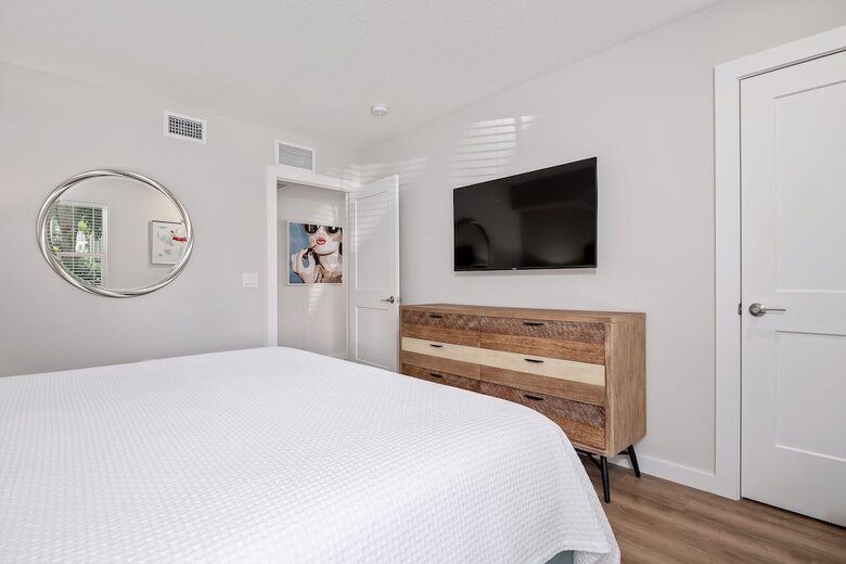 Hotel Escape Coastal Resort On Casey Key