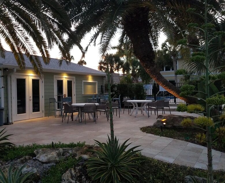 Hotel Escape Coastal Resort On Casey Key
