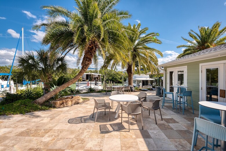 Hotel Escape Coastal Resort On Casey Key
