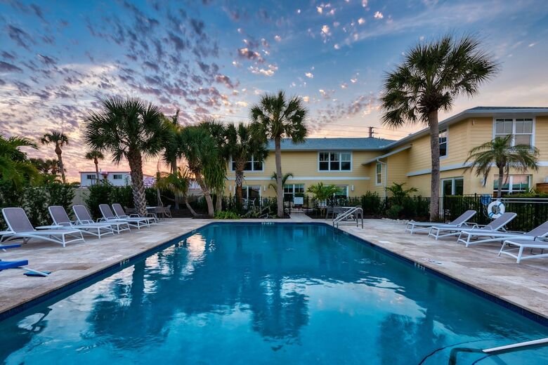 Hotel Escape Coastal Resort On Casey Key