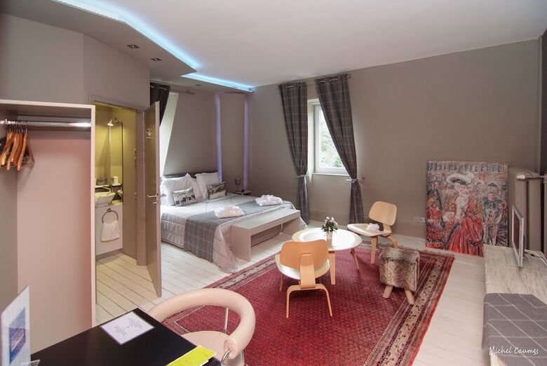 Peonia At Home