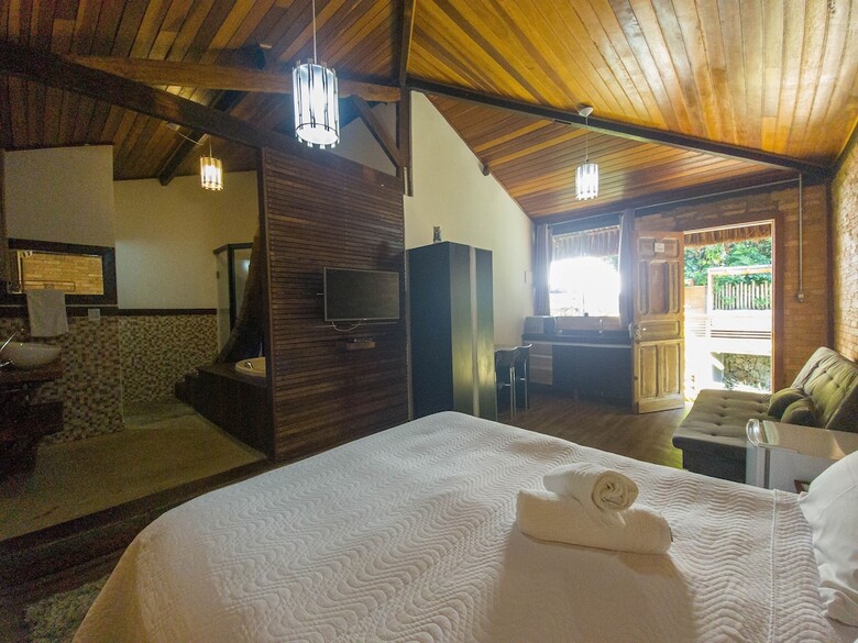 Yannai Chal� Praia