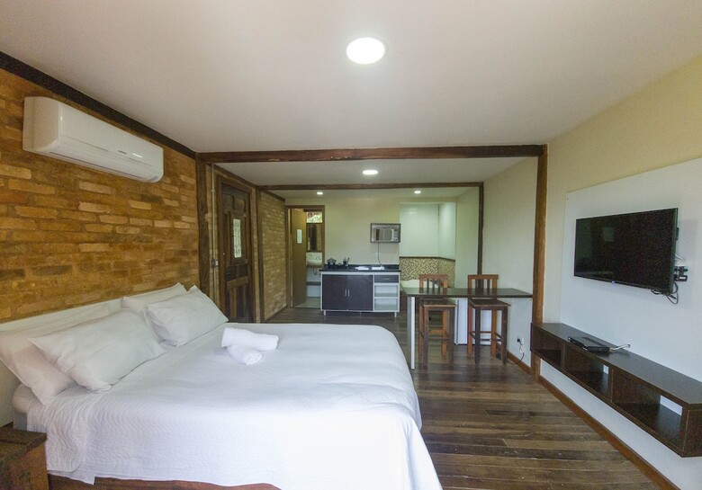 Yannai Chal� Praia