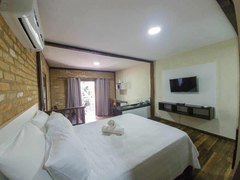 Yannai Chal� Praia