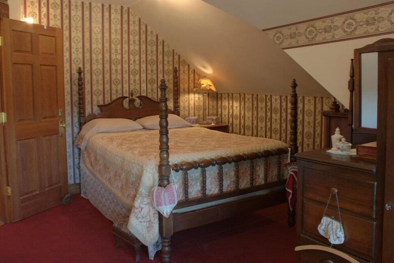Bed & Breakfast Prairie Creek Inn