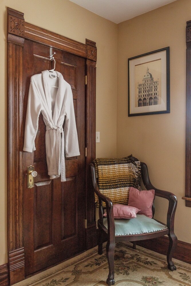 Bed & Breakfast Prairie Creek Inn