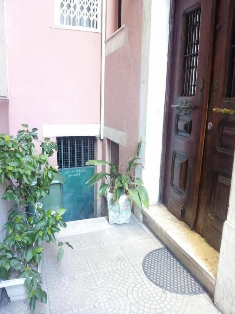Pension Apolo Guesthouse