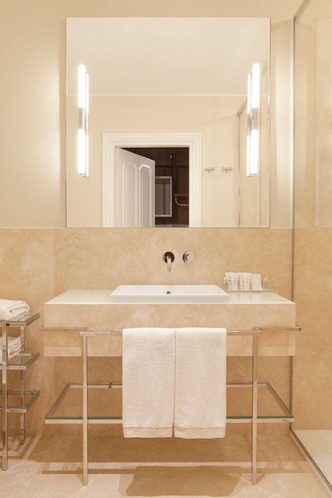 Amabilia Suites
