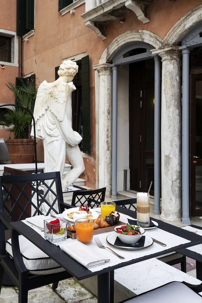 Radisson Collection Hotel, Palazzo Nani Venice