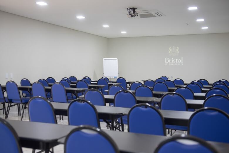 Hotel Bristol Infinity