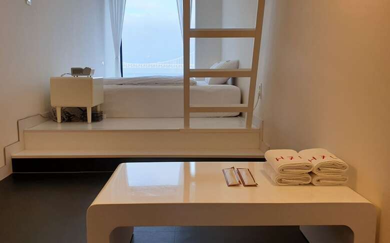 Hotel H7l