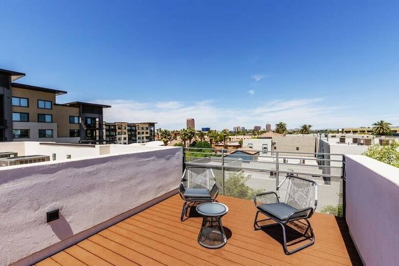 Aparthotel City Luxury Oasis! 3 Level Condo With 360 Roof!