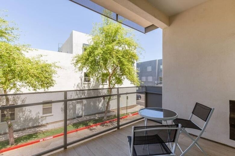 Aparthotel City Luxury Oasis! 3 Level Condo With 360 Roof!