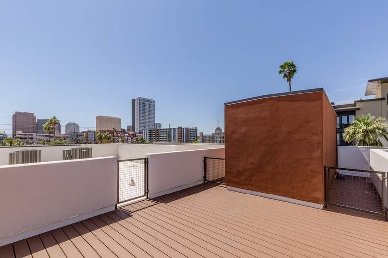 Aparthotel City Luxury Oasis! 3 Level Condo With 360 Roof!