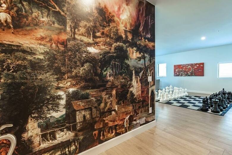 Aparthotel City Luxury Oasis! 3 Level Condo With 360 Roof!