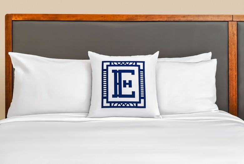 Hotel Elkhart, Tapestry Collection By Hilton