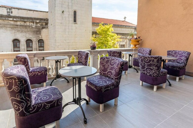 Castle View In Deluxe Room - Hotel Rose Split