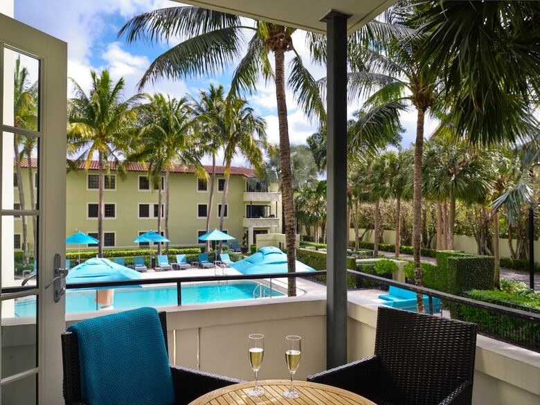 Hotel Bungalows At The Boca Raton
