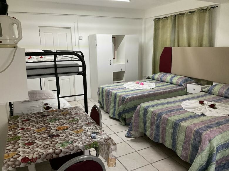 Hotel Stephanie's Apartments Ltd