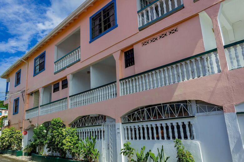 Hotel Stephanie's Apartments Ltd