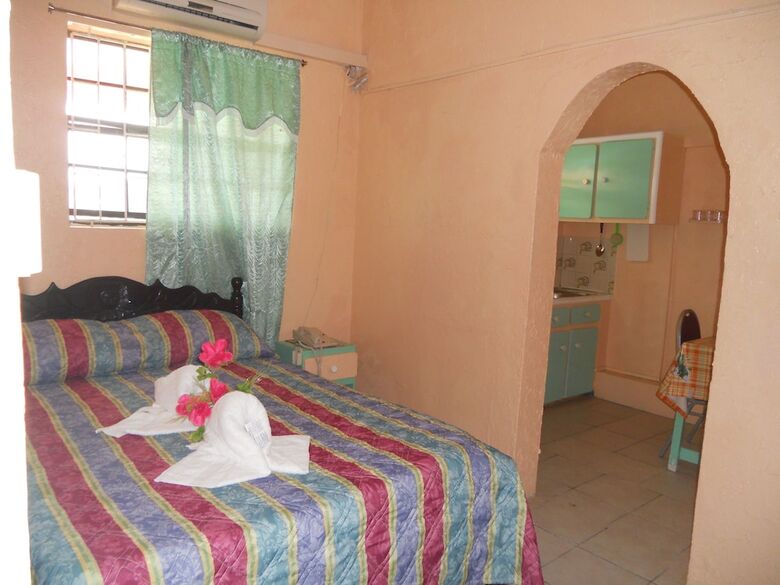 Hotel Stephanie's Apartments Ltd