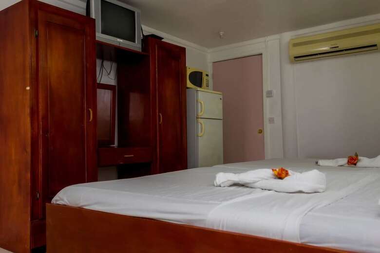 Hotel Stephanie's Apartments Ltd